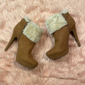 GBG Guess Tan High Heel Ankle Booties White Fur &‎ Buckle Accent Heeled Boots